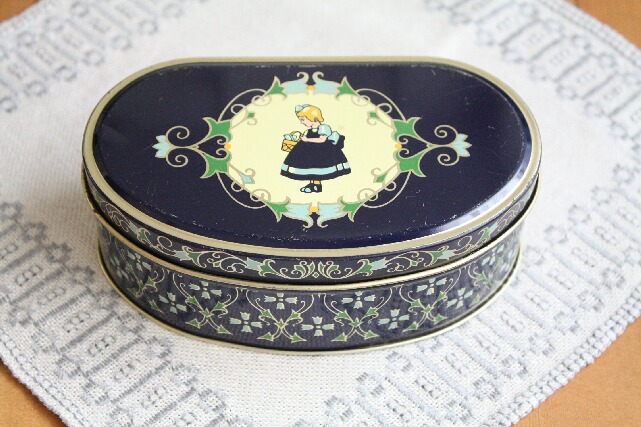 PetaPeta北欧雑貨ショップ＞＞イヤマ＞＞ヴィンテージのクッキー缶