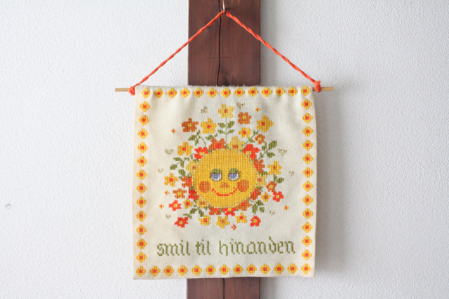 PetaPeta北欧雑貨ショップ>>北欧ヴィンテージ>>刺繍の壁掛け PetaPeta北欧雑貨ショップ>>北欧ヴィンテージ>>刺繍の壁掛け