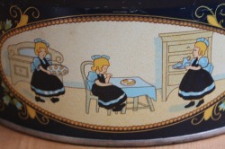 Irma/ヴィンテージ缶