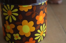 ヴィンテージ缶