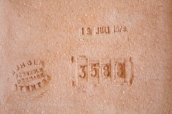 ヴィンテージ陶板/マリを持った女の子